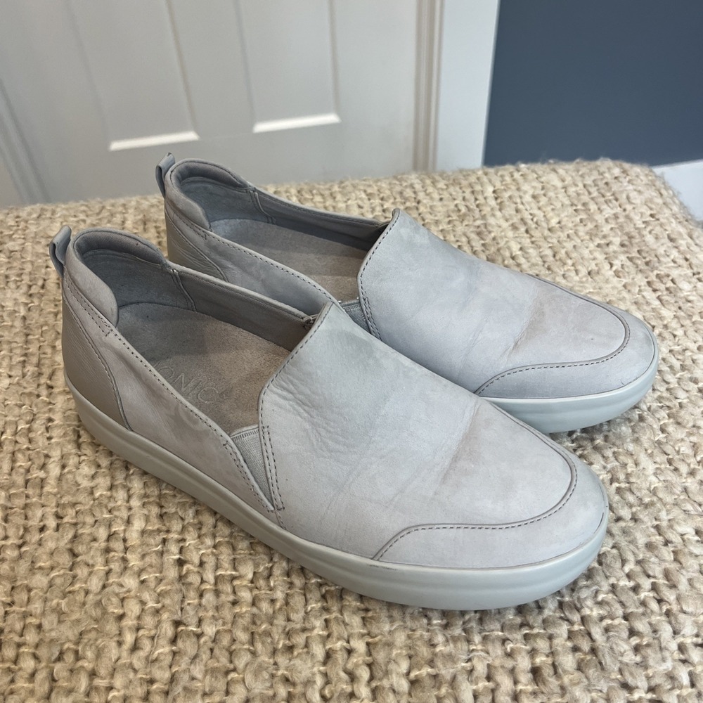 Vionic Womens Size 6.5 Gray‎ Leather Penelope Slip-On Sneakers Shoes Flat Suede